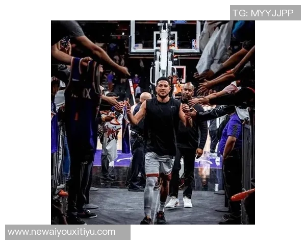 布克谈球队连败心态称更衣室氛围积极向上